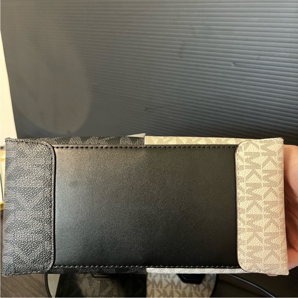 NWT Michael Kors Mercer crossbody bag - Picture 7 of 7